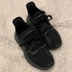 ADIDAS SHOES! 🖤👟